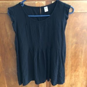 Women’s flowy black shirt
